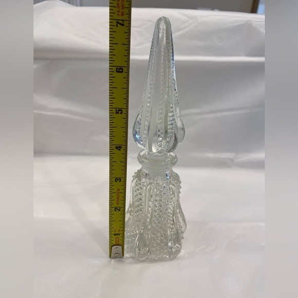 BEAUTIFUL VINTAGE PERFUME BOTTLE  MADE OF HEAVY CUT GLASS - Picture 7 of 11